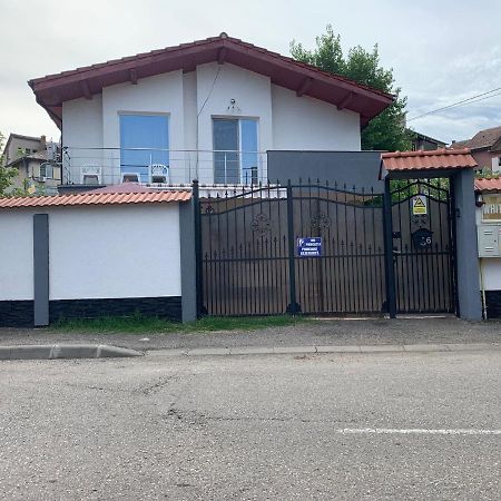 White House Guest House Hunedoara Dış mekan fotoğraf