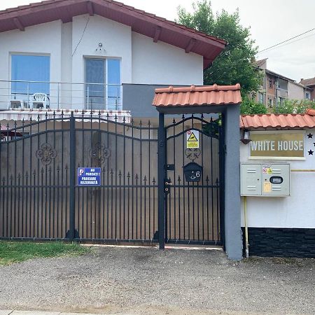 White House Guest House Hunedoara Dış mekan fotoğraf